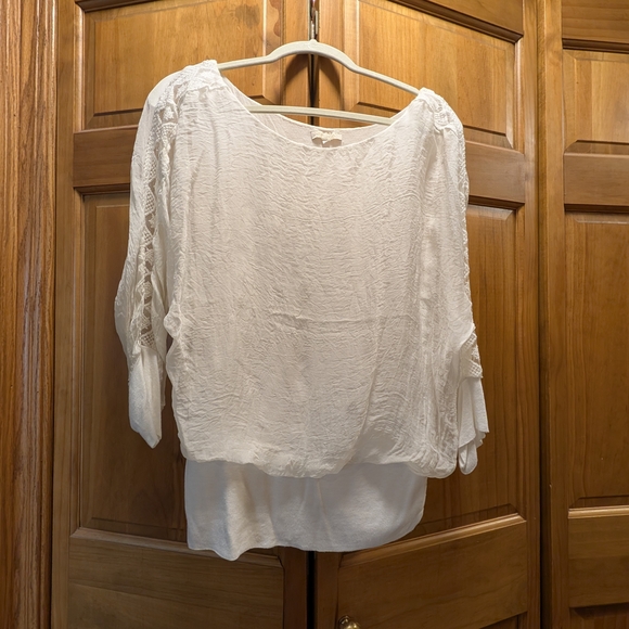 key sha Tops - 100% Silk Shirt. Made In Italy. Lightweight White Lace-Trim Tunic Top